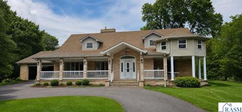 64 Skyline Drive Mankato MN 56001