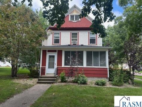 702 S 3rd Street St. Peter MN 56082