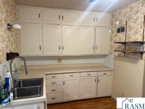702 S 3rd Street St. Peter MN 56082