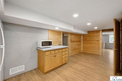 104 NE Frank Avenue Elysian MN 56028