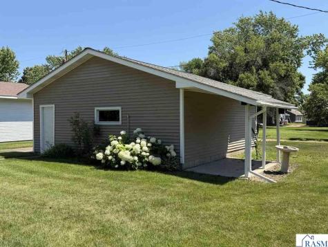 307 Washington Avenue Hanska MN 56041