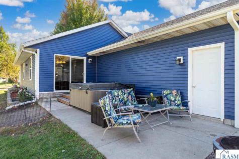 605 Bassford Street St. Peter MN 56082