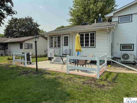 817 Summit Avenue New Ulm MN 56073