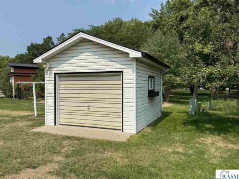 817 Summit Avenue New Ulm MN 56073