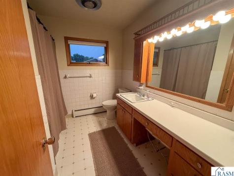 817 Summit Avenue New Ulm MN 56073