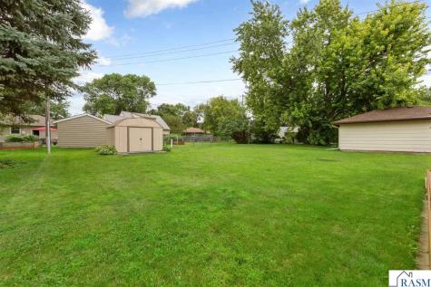 120 N Manitou Drive Mankato MN 56001