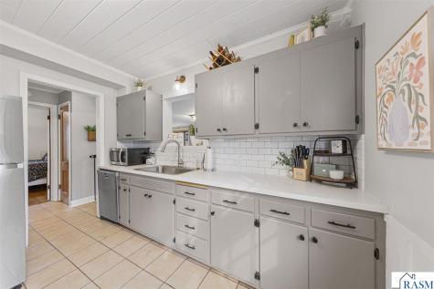1337 N 5th Street Mankato MN 56001