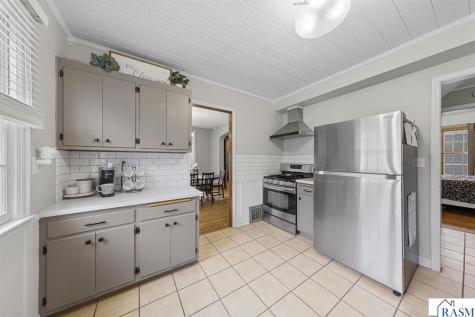 1337 N 5th Street Mankato MN 56001
