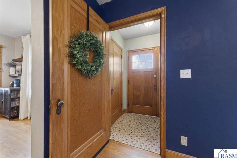 1337 N 5th Street Mankato MN 56001