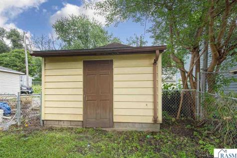 1337 N 5th Street Mankato MN 56001