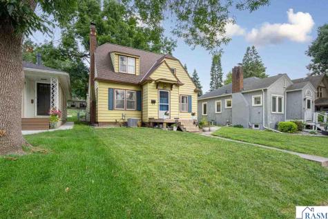 1337 N 5th Street Mankato MN 56001
