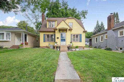 1337 N 5th Street Mankato MN 56001