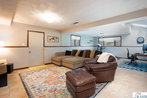 1603 Nottingham Drive North Mankato MN 56003
