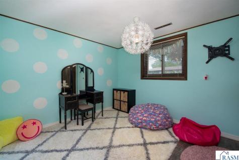 1603 Nottingham Drive North Mankato MN 56003