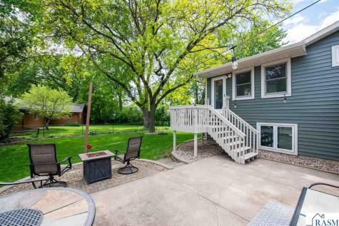 1603 Nottingham Drive North Mankato MN 56003