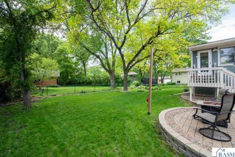 1603 Nottingham Drive North Mankato MN 56003
