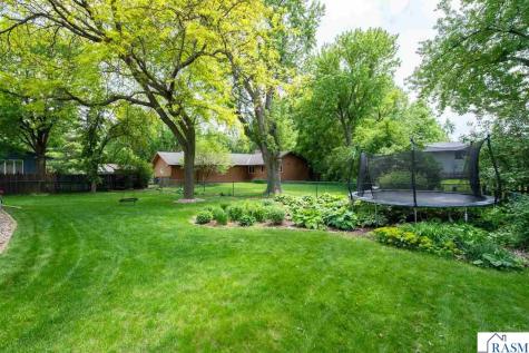 1603 Nottingham Drive North Mankato MN 56003