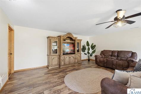 120 Callaway Court Mankato MN 56001