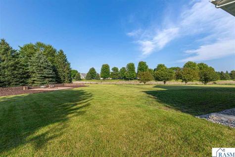 120 Callaway Court Mankato MN 56001
