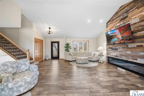 120 Callaway Court Mankato MN 56001