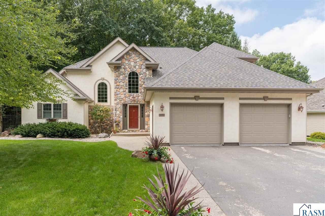 121 Bartholomew Lane Mankato MN 56001