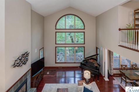 121 Bartholomew Lane Mankato MN 56001
