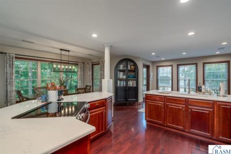121 Bartholomew Lane Mankato MN 56001