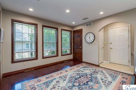 121 Bartholomew Lane Mankato MN 56001