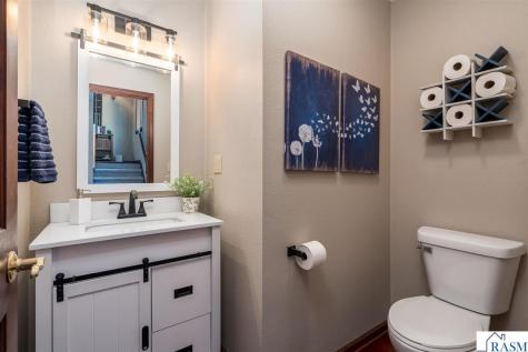 121 Bartholomew Lane Mankato MN 56001