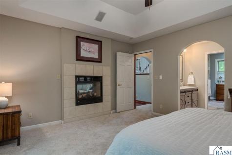 121 Bartholomew Lane Mankato MN 56001