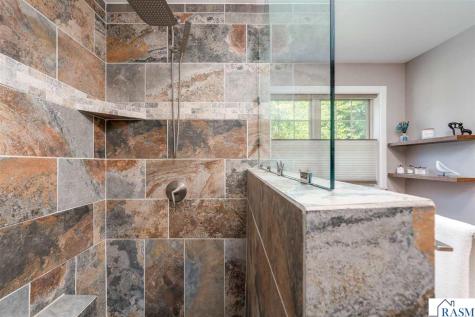 121 Bartholomew Lane Mankato MN 56001