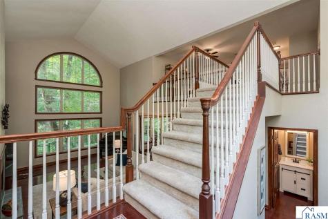 121 Bartholomew Lane Mankato MN 56001