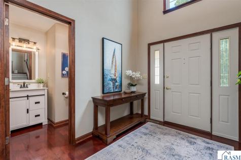 121 Bartholomew Lane Mankato MN 56001
