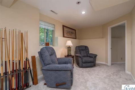 121 Bartholomew Lane Mankato MN 56001