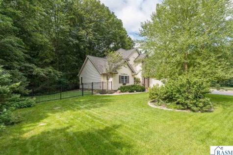 121 Bartholomew Lane Mankato MN 56001