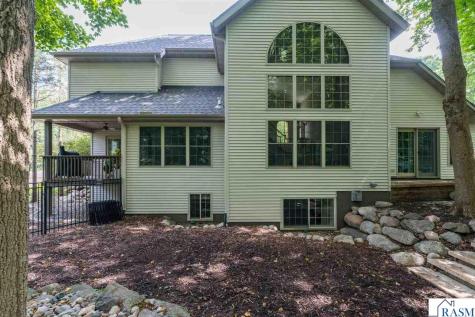 121 Bartholomew Lane Mankato MN 56001