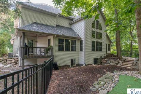 121 Bartholomew Lane Mankato MN 56001