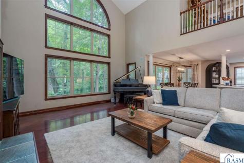 121 Bartholomew Lane Mankato MN 56001