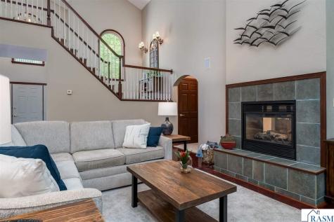 121 Bartholomew Lane Mankato MN 56001