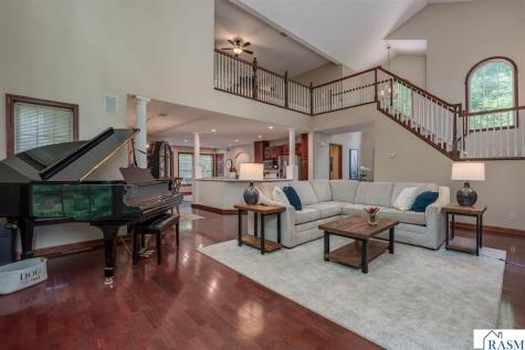 121 Bartholomew Lane Mankato MN 56001