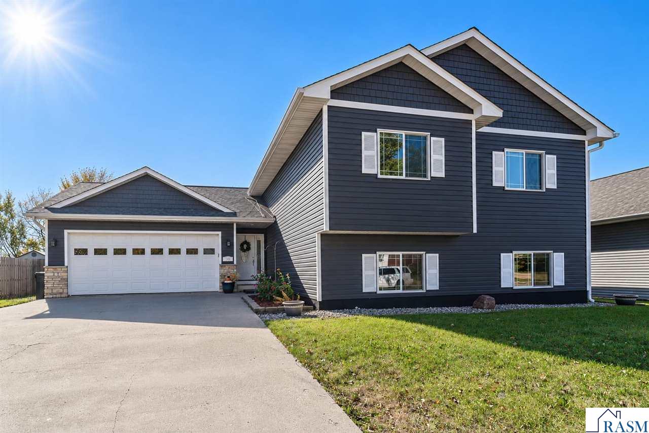 109 Cougar Drive Mankato MN 56001