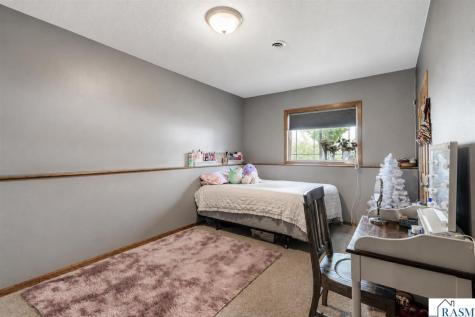 109 Cougar Drive Mankato MN 56001