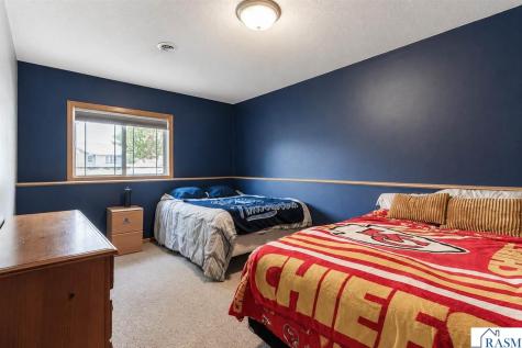 109 Cougar Drive Mankato MN 56001