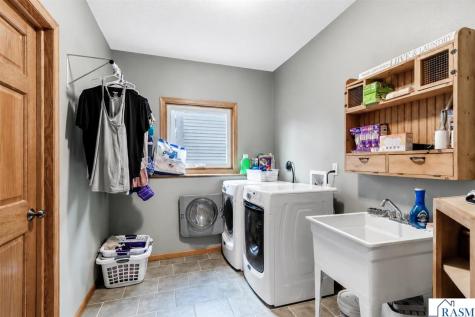 109 Cougar Drive Mankato MN 56001