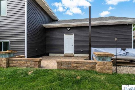 109 Cougar Drive Mankato MN 56001