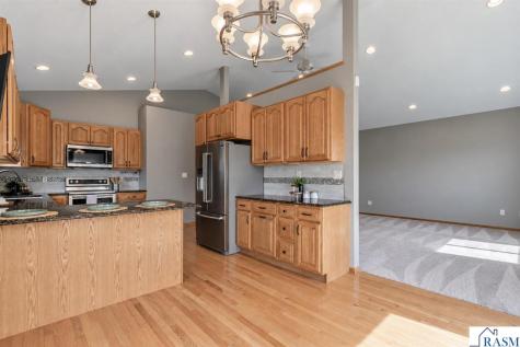 109 Cougar Drive Mankato MN 56001