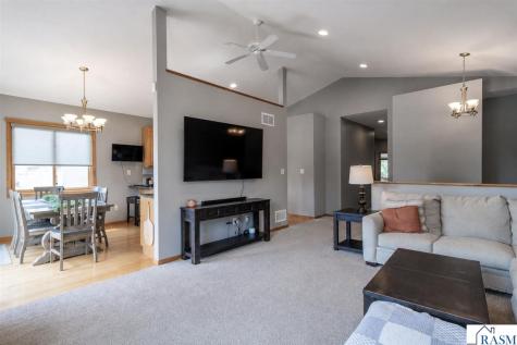 109 Cougar Drive Mankato MN 56001