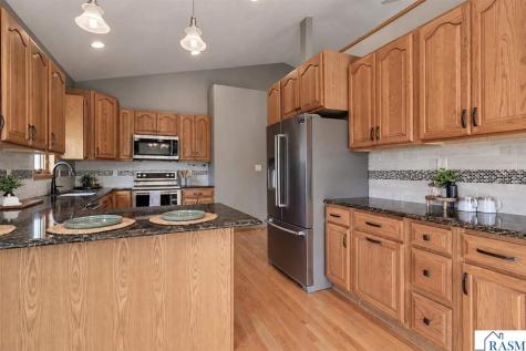 109 Cougar Drive Mankato MN 56001
