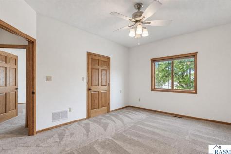 109 Cougar Drive Mankato MN 56001