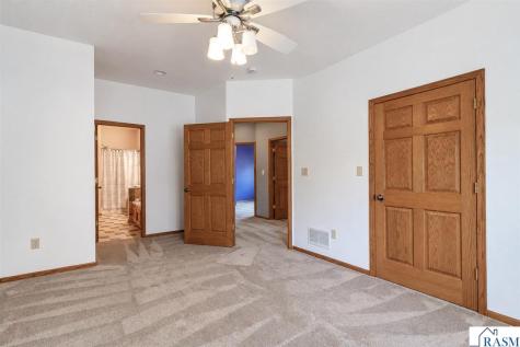 109 Cougar Drive Mankato MN 56001